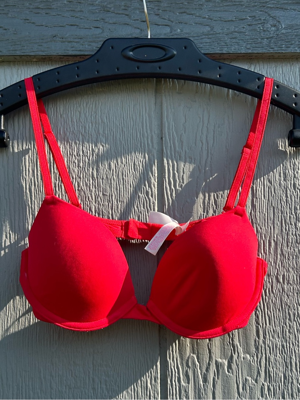 PINK Victoria’s Secret Vibrant Red Padded Bra - Size: 34B